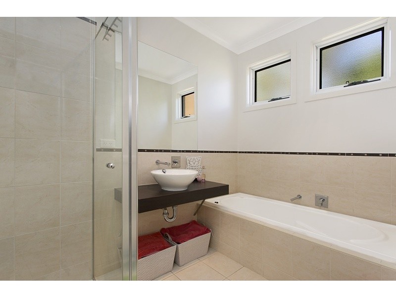 4 Parkdale Close, White Hills VIC 3550
