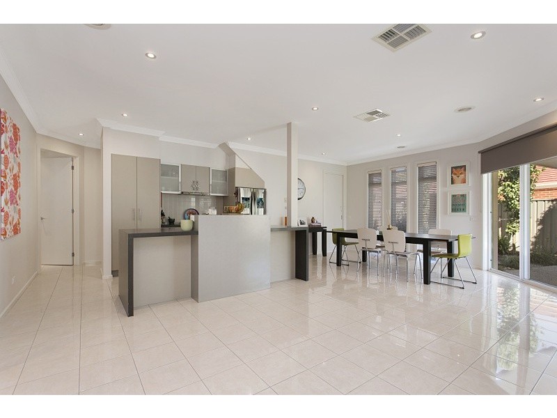 4 Parkdale Close, White Hills VIC 3550