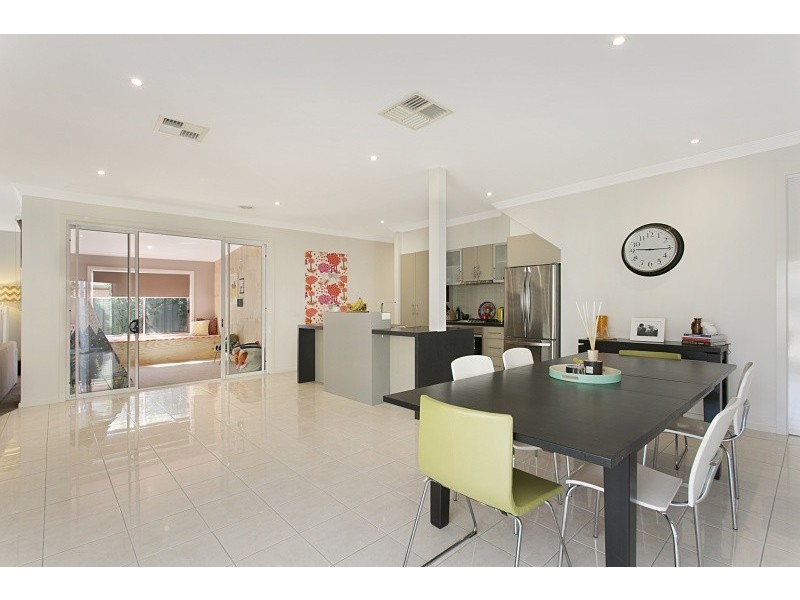 4 Parkdale Close, White Hills VIC 3550