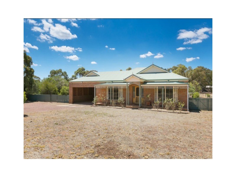 15 Yvonne Court, Maiden Gully VIC 3551