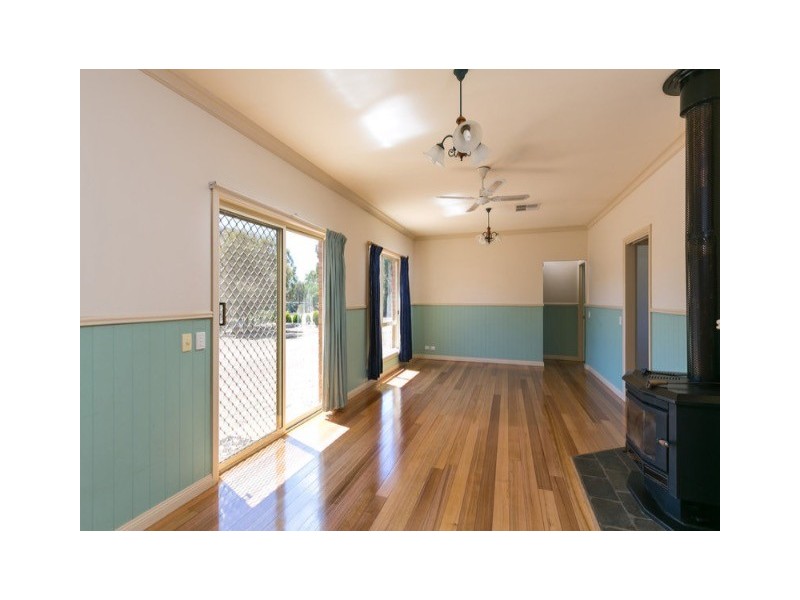 15 Yvonne Court, Maiden Gully VIC 3551