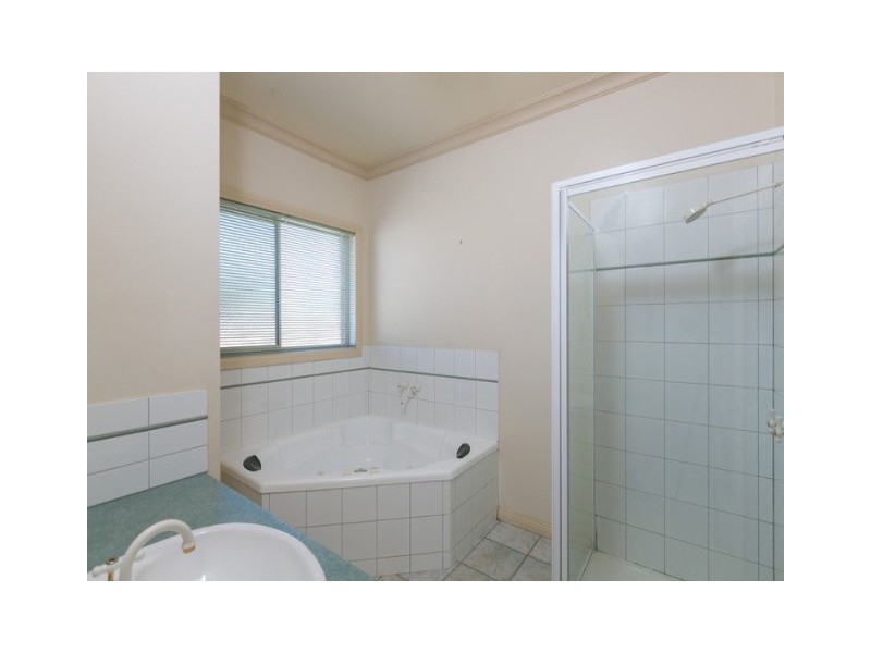 15 Yvonne Court, Maiden Gully VIC 3551