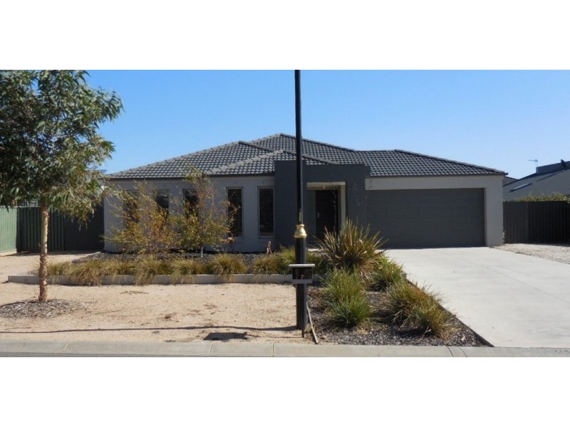 7 Rathlin Avenue, Junortoun VIC 3551