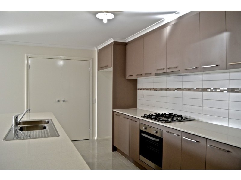 7 Rathlin Avenue, Junortoun VIC 3551