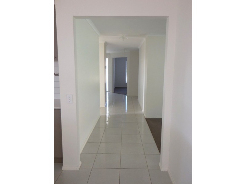 7 Rathlin Avenue, Junortoun VIC 3551