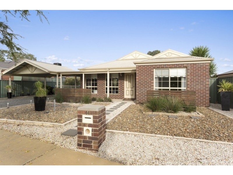 44 Brentwood Boulevard, Strathfieldsaye VIC 3551
