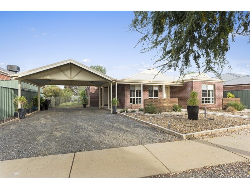 44 Brentwood Boulevard, Strathfieldsaye VIC 3551