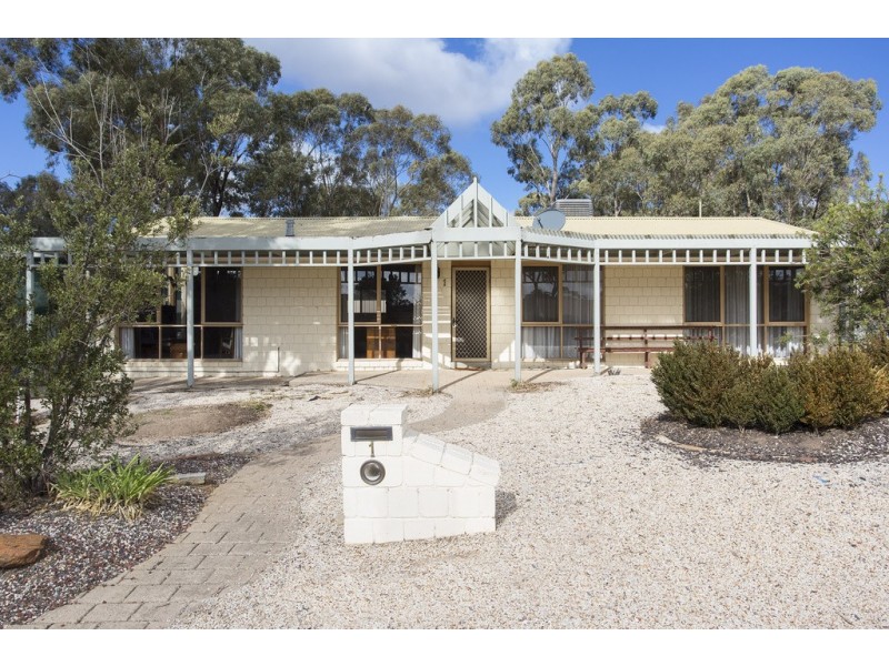 1 Akoonah Drive, Golden Square VIC 3555