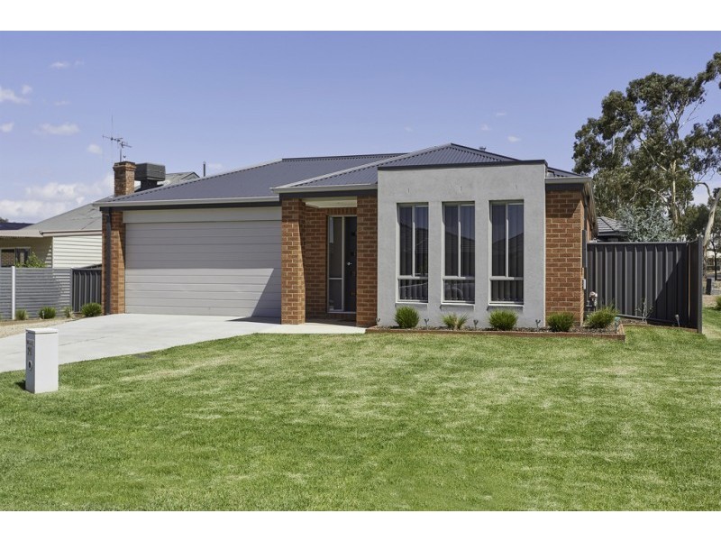 20 Casina Crt, Epsom VIC 3551
