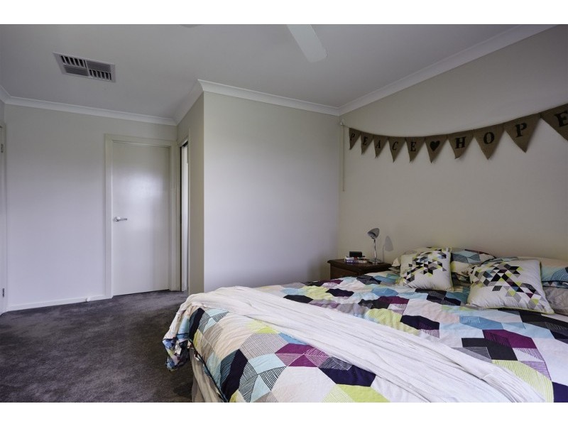 20 Casina Crt, Epsom VIC 3551