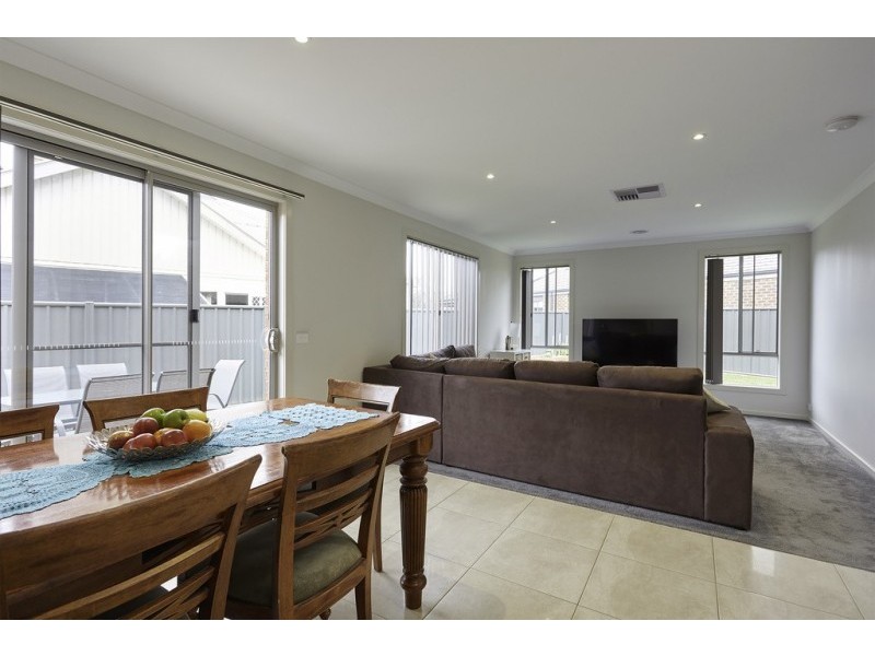 20 Casina Crt, Epsom VIC 3551