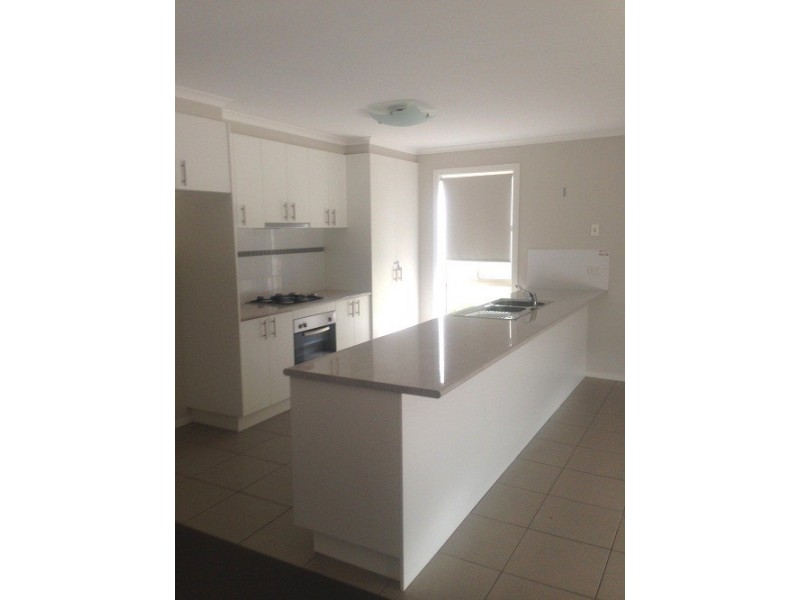 1/6 St George Park Drive, Kangaroo Flat VIC 3555