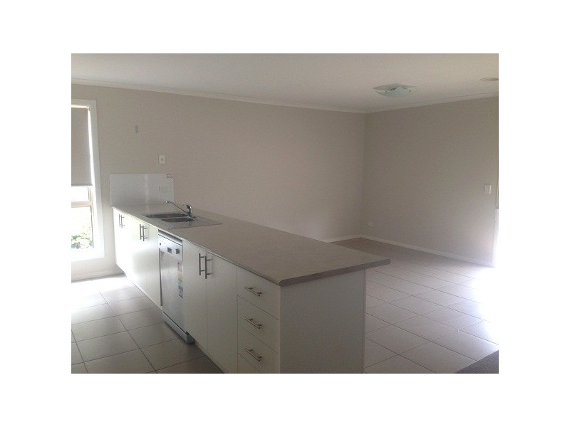 1/6 St George Park Drive, Kangaroo Flat VIC 3555