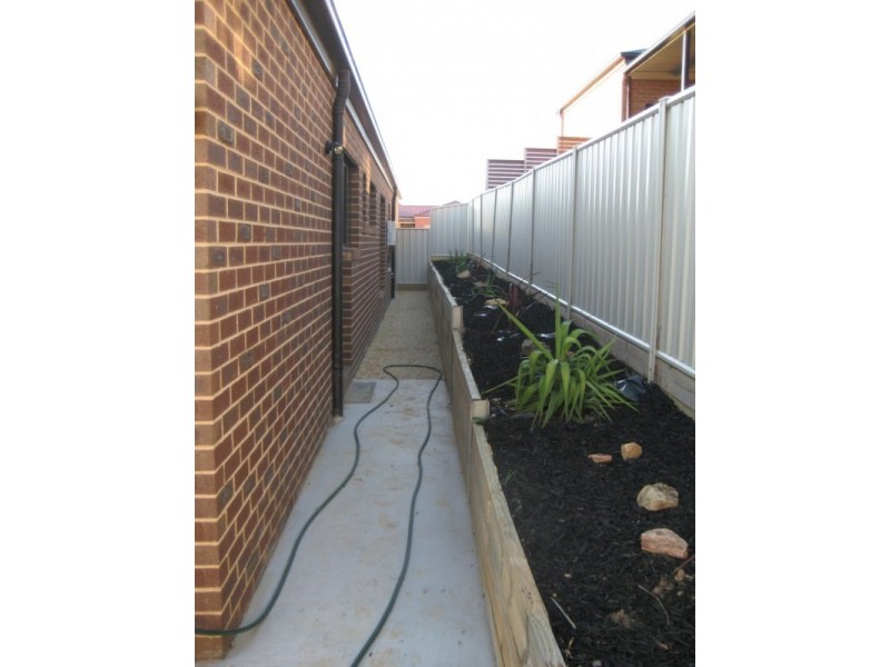 19 Irrabella Place, Kangaroo Flat VIC 3555