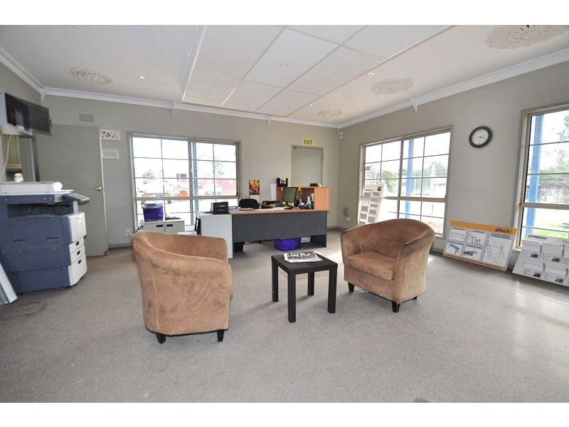 37 Collins Street, Kangaroo Flat VIC 3555