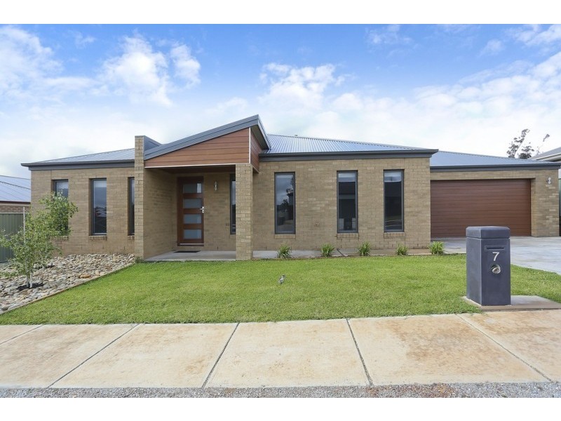 7 Ayden Place, Maiden Gully VIC 3551
