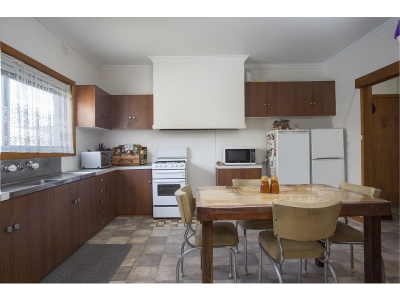 6 Scott Street, White Hills VIC 3550