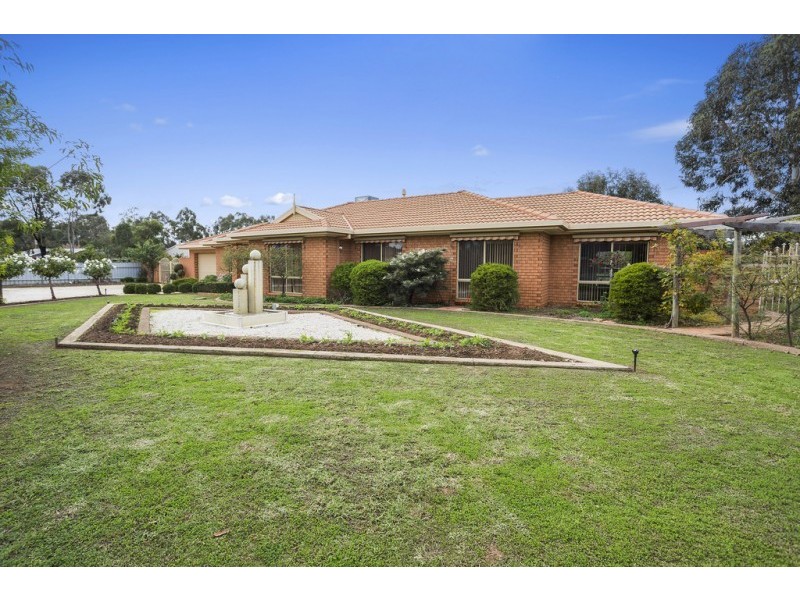 154 Station Street, Epsom VIC 3551