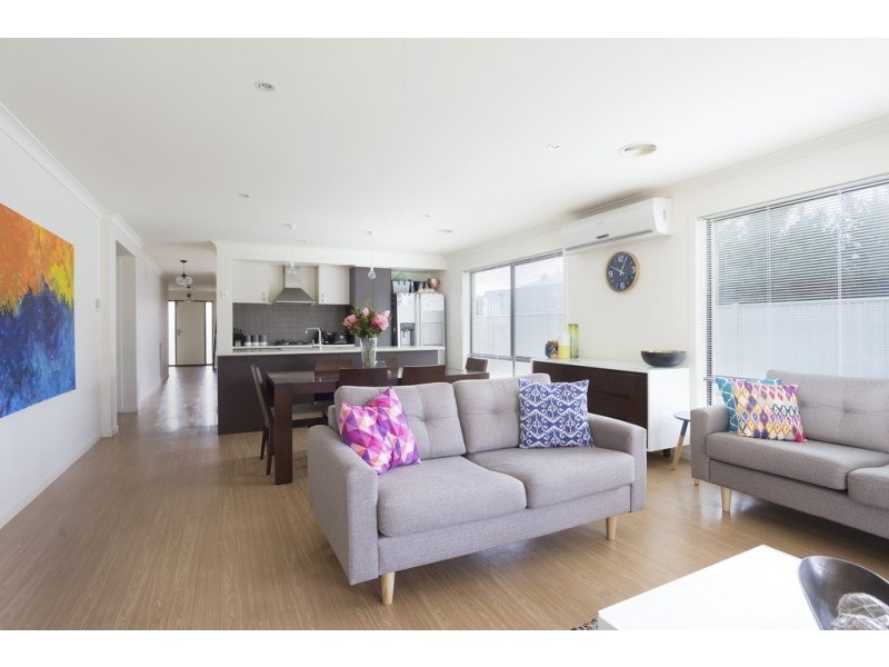 1/15 Alkoomi Court, Ascot VIC 3551