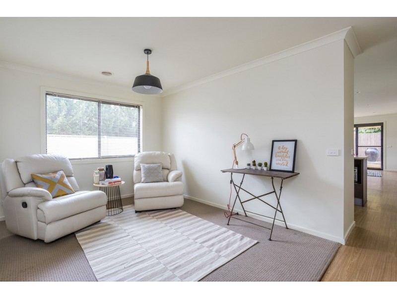 1/15 Alkoomi Court, Ascot VIC 3551