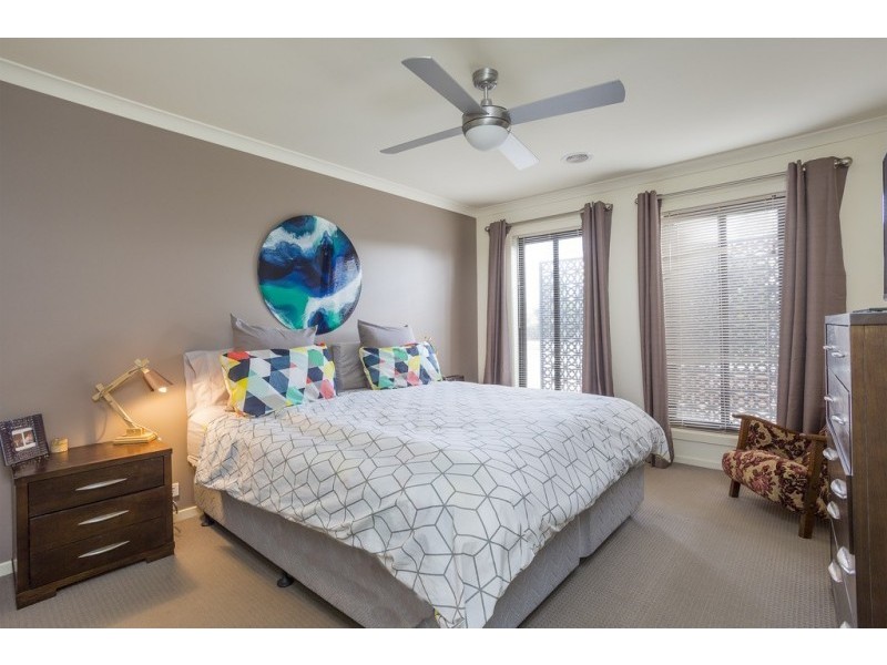 1/15 Alkoomi Court, Ascot VIC 3551