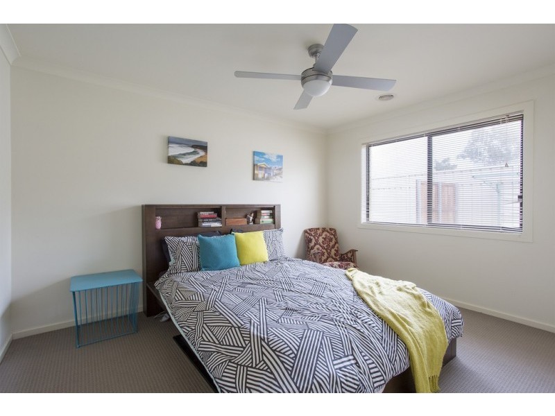 1/15 Alkoomi Court, Ascot VIC 3551