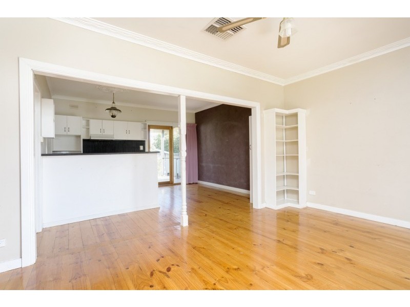 30 Wireless Street, Kangaroo Flat VIC 3555