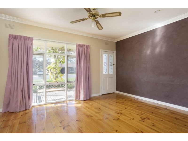 30 Wireless Street, Kangaroo Flat VIC 3555