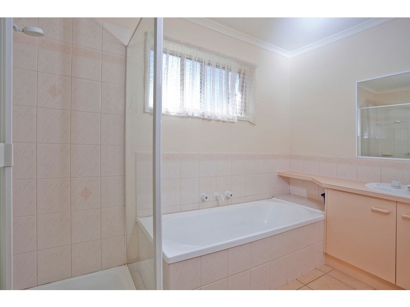 3/5 Lois Court, Golden Square VIC 3555