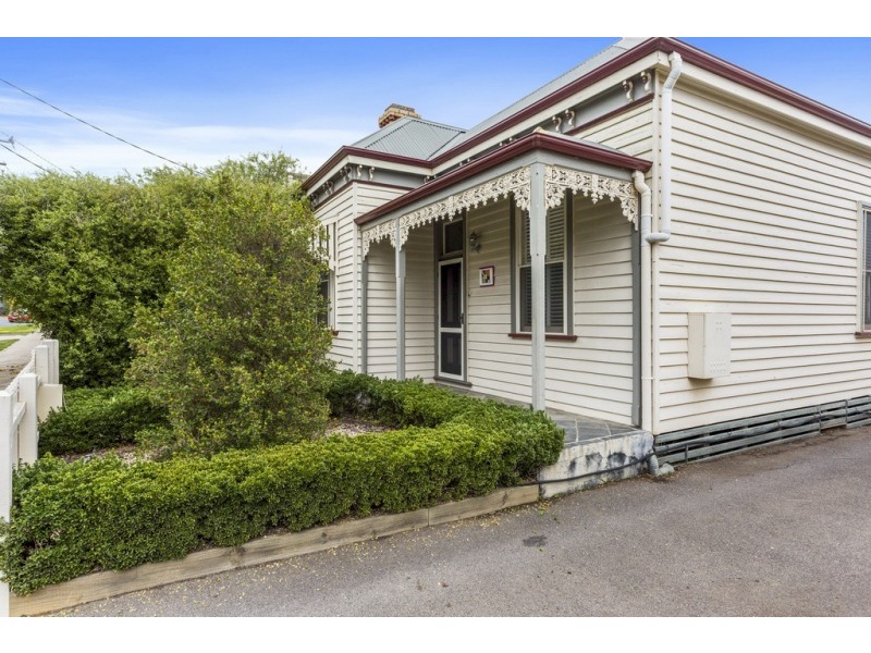 14 Russell Street, Quarry Hill VIC 3550