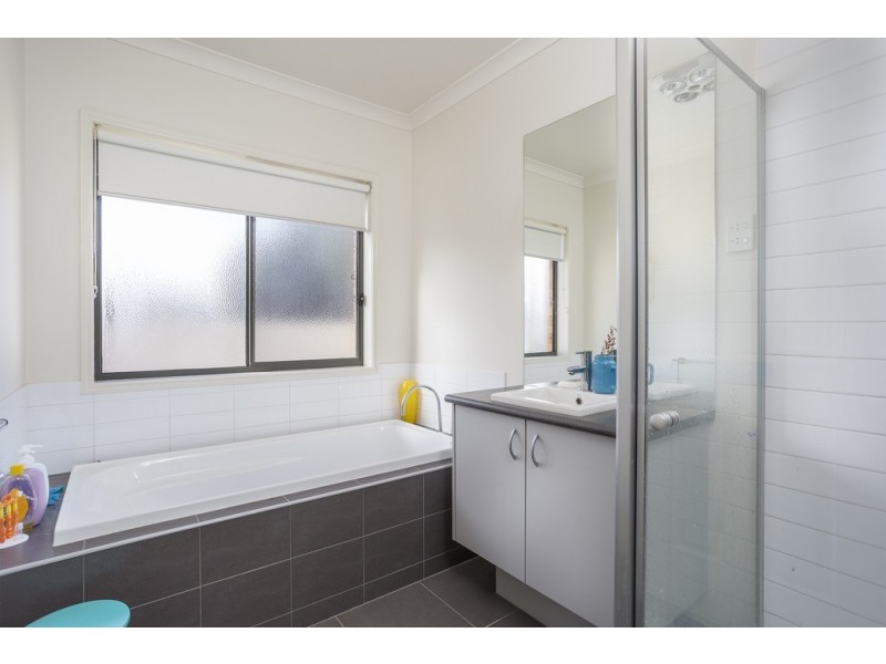 67 Manna Gum Drive, Epsom VIC 3551