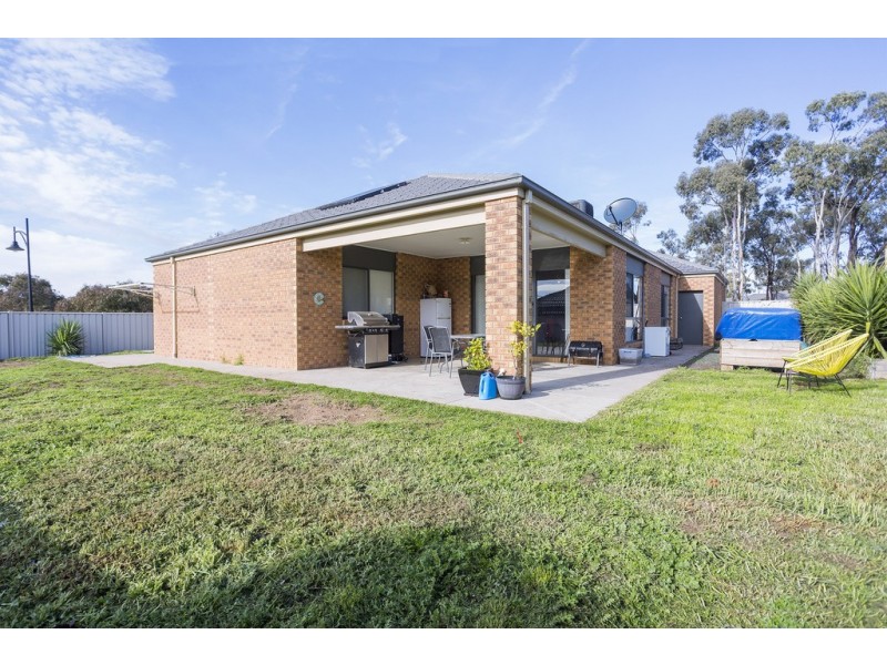 67 Manna Gum Drive, Epsom VIC 3551
