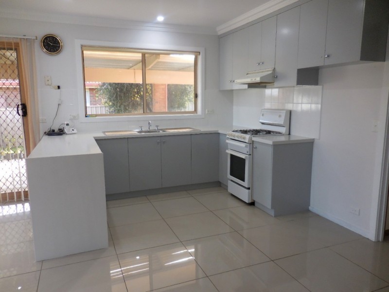 14 Powells Avenue, Strathdale VIC 3550