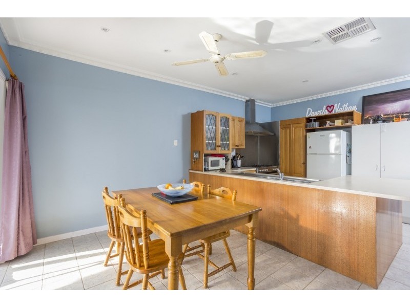 16 Keck Street, Flora Hill VIC 3550