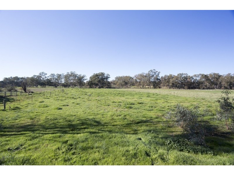 73 Bassett Drive, Strathfieldsaye VIC 3551