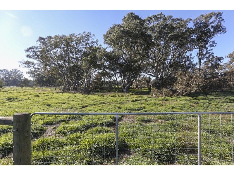 73 Bassett Drive, Strathfieldsaye VIC 3551