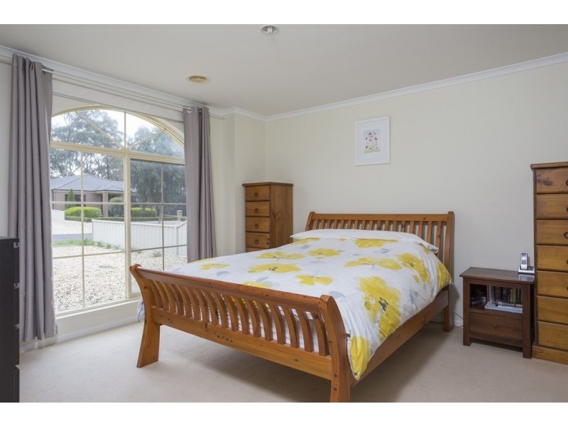 7 Peacock Drive, Epsom VIC 3551