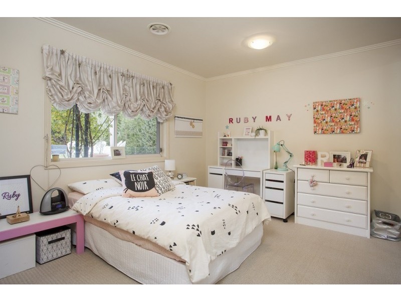 10 Peppertree Grove, Bendigo VIC 3550