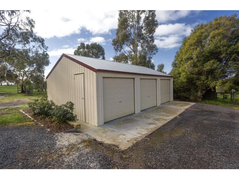 85 Swanwater Drive, Longlea VIC 3551