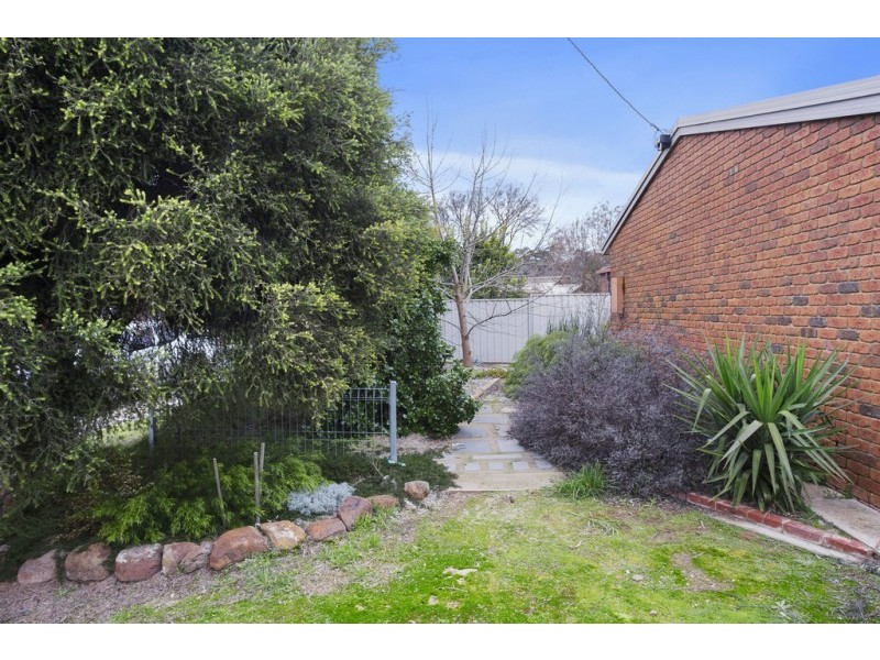 1/22 Spring Hill Drive, Spring Gully VIC 3550