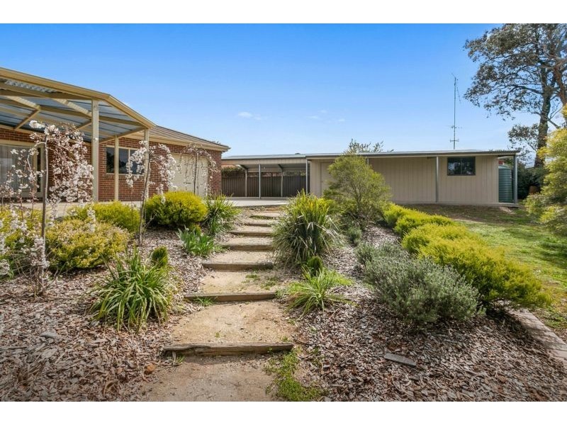5 Harrods Court, Strathdale VIC 3550