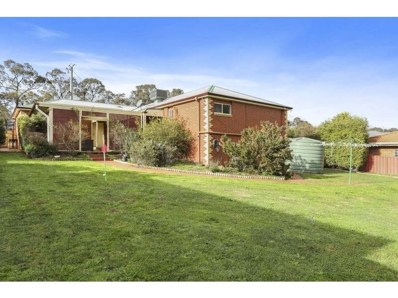9 Erniold Road, Strathdale VIC 3550