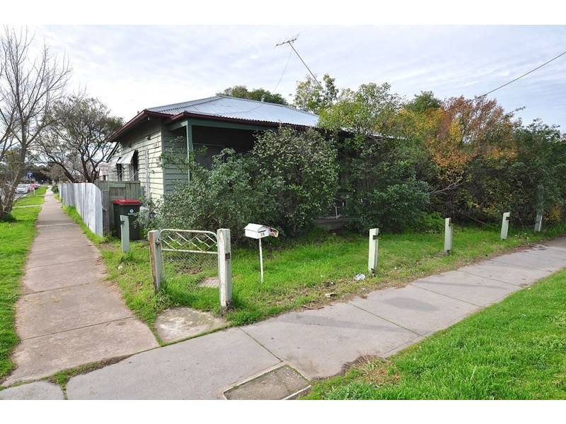 16 Lockwood Road, Kangaroo Flat VIC 3555
