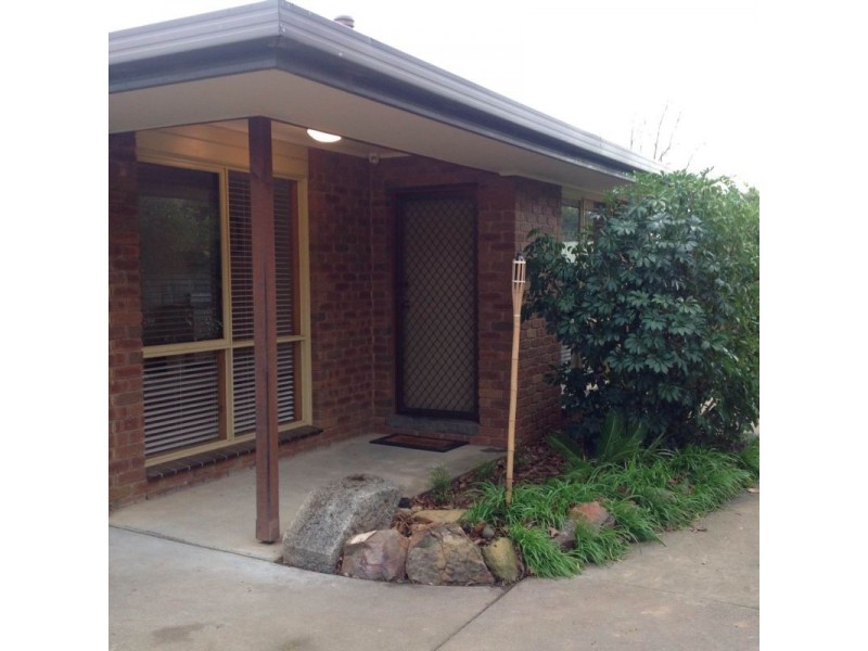 2/4 Curtin Street, Flora Hill VIC 3550