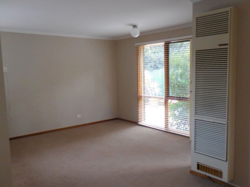 2/4 Curtin Street, Flora Hill VIC 3550