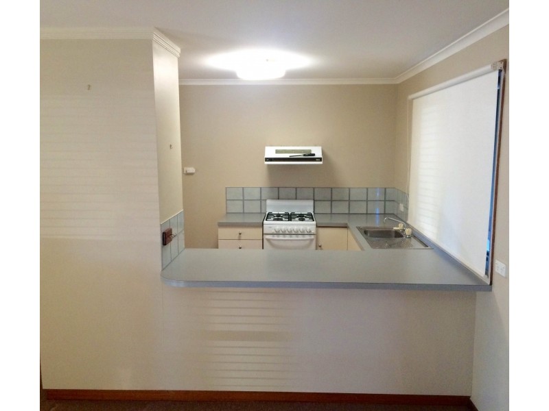 2/4 Curtin Street, Flora Hill VIC 3550