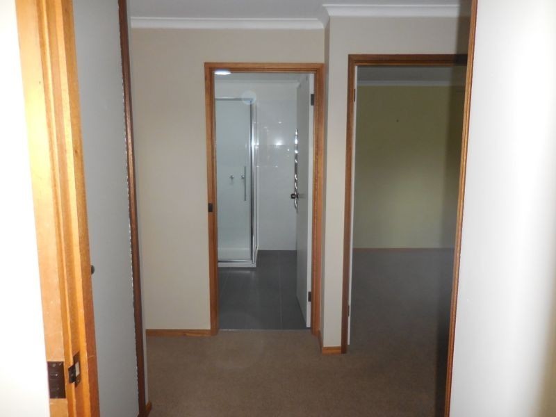 2/4 Curtin Street, Flora Hill VIC 3550
