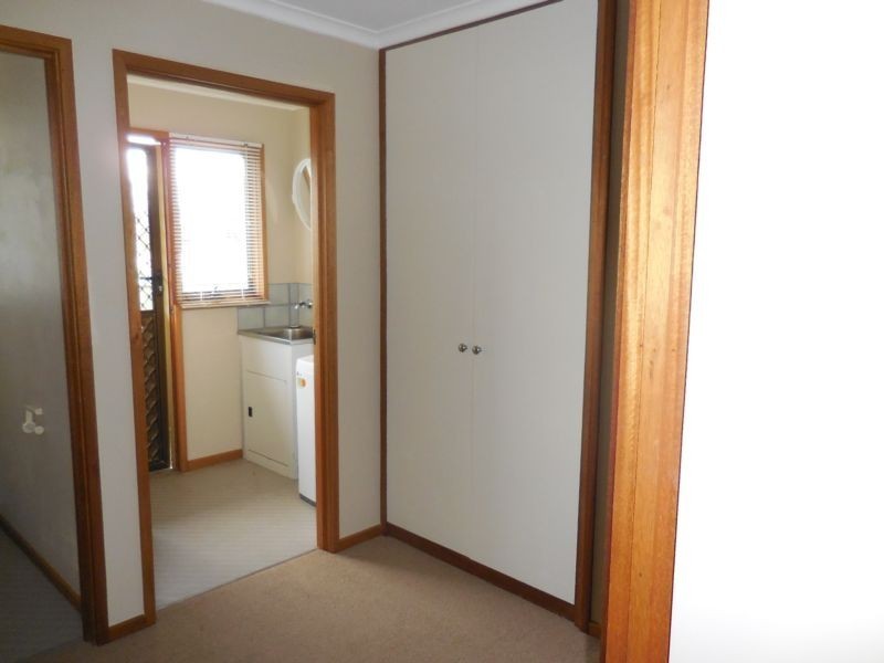 2/4 Curtin Street, Flora Hill VIC 3550