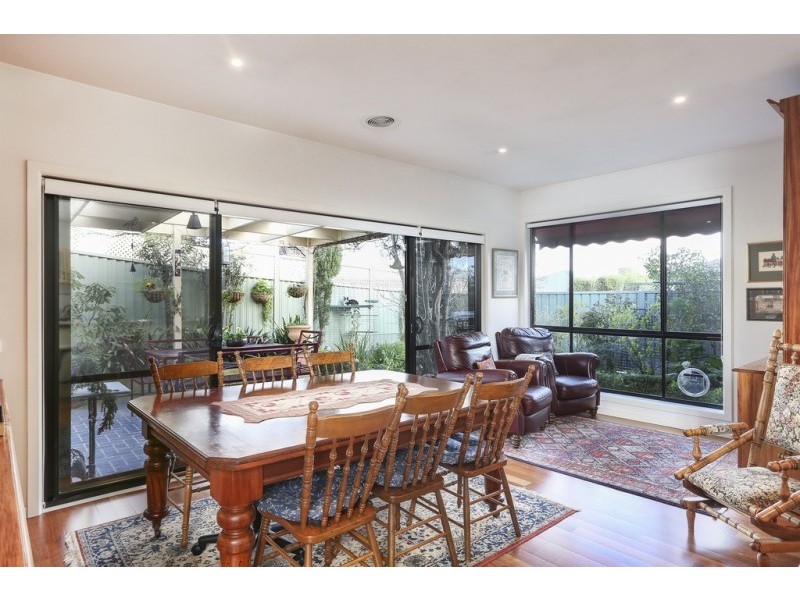 2C Drechsler Street, Flora Hill VIC 3550