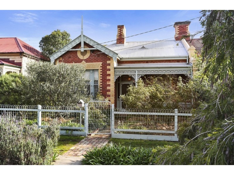 16 Olinda Street, Quarry Hill VIC 3550